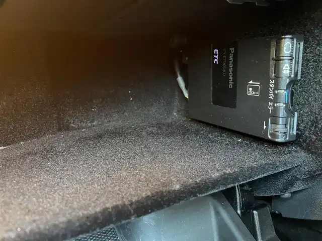 メルセデス・ベンツ Ｃ２００ CGI Bエフィシェンシー 福岡県 2011(平23)年 5.1万km カルサイトホワイト ワンオーナー/純正HDDナビ/（AM/FM/CD/DVD/ミュージックサーバー/Bluetooth/ワンセグTV）/クルーズコントロール/ハンズフリー/パワーシート（運転席/助手席）/オートライト/フォグランプ/電格ミラー/ETC/ドライブレコーダー前後（SD無し）/純正フロアマット/純正アルミホイール/バックカメラ/保証書/取扱説明書/スペアキー×１