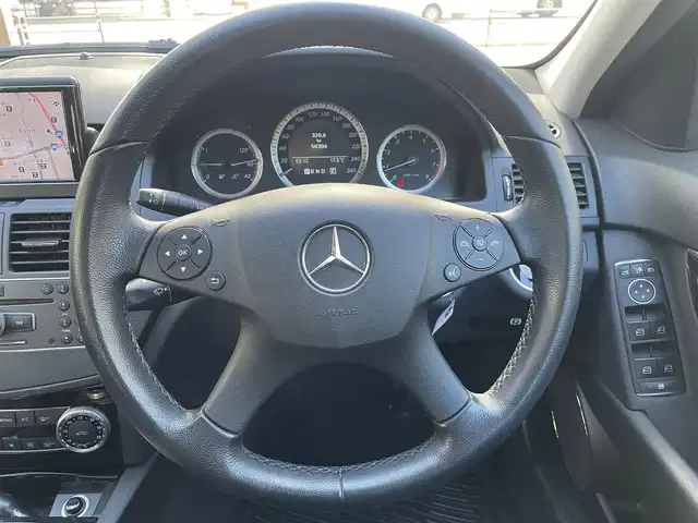 メルセデス・ベンツ Ｃ２００ CGI Bエフィシェンシー 福岡県 2011(平23)年 5.1万km カルサイトホワイト ワンオーナー/純正HDDナビ/（AM/FM/CD/DVD/ミュージックサーバー/Bluetooth/ワンセグTV）/クルーズコントロール/ハンズフリー/パワーシート（運転席/助手席）/オートライト/フォグランプ/電格ミラー/ETC/ドライブレコーダー前後（SD無し）/純正フロアマット/純正アルミホイール/バックカメラ/保証書/取扱説明書/スペアキー×１