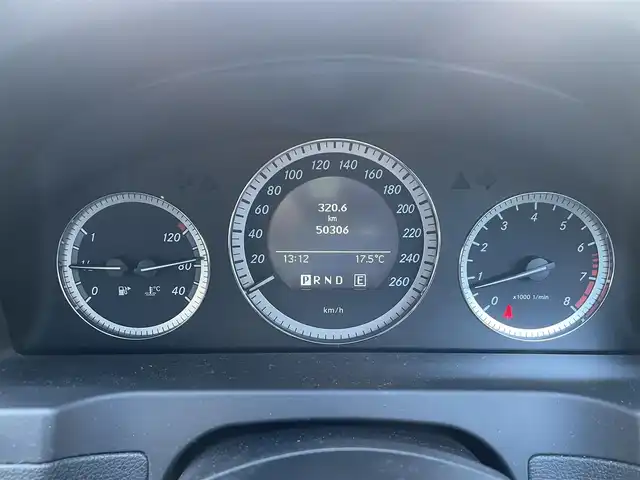 メルセデス・ベンツ Ｃ２００ CGI Bエフィシェンシー 福岡県 2011(平23)年 5.1万km カルサイトホワイト ワンオーナー/純正HDDナビ/（AM/FM/CD/DVD/ミュージックサーバー/Bluetooth/ワンセグTV）/クルーズコントロール/ハンズフリー/パワーシート（運転席/助手席）/オートライト/フォグランプ/電格ミラー/ETC/ドライブレコーダー前後（SD無し）/純正フロアマット/純正アルミホイール/バックカメラ/保証書/取扱説明書/スペアキー×１