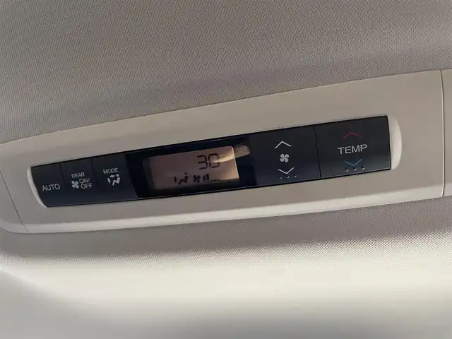 ホンダ オデッセイ アブソルート EX 大阪府 2014(平26)年 10.5万km ホワイトオーキッドパール (株)IDOMが運営する【じしゃロン東大阪店】の自社ローン専用車両になりますこちらは現金またはオートローンご利用時の価格です。自社ローンご希望の方は別途その旨お申付け下さい/社外18インチAW【RAYS】/TEIN車高調/社外フロントグリル/純正インターナビ/【フルセグTV/Bluetooth/CD/DVD】/全方囲カメラ/バックカメラ/後席用フリップダウンモニター/LEDへッドライト/両側パワースライドドア/クルーズコントロール/パドルシフト/アイドリングストップ/ビルトインETC/HDMI/電動格納ミラー/プッシュスタート＆スマートキー/ステアリングスイッチ/本革巻きステアリング/純正フロアマット/純正ドアバイザー/横滑り防止/盗難防止装置/取説（車両・ナビ）＆保証書/スペアスマートキー