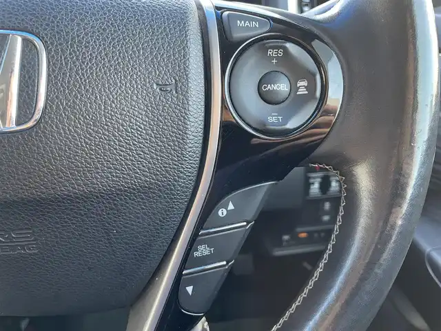 ホンダ オデッセイ アブソルート EX 大阪府 2014(平26)年 10.5万km ホワイトオーキッドパール (株)IDOMが運営する【じしゃロン東大阪店】の自社ローン専用車両になりますこちらは現金またはオートローンご利用時の価格です。自社ローンご希望の方は別途その旨お申付け下さい/社外18インチAW【RAYS】/TEIN車高調/社外フロントグリル/純正インターナビ/【フルセグTV/Bluetooth/CD/DVD】/全方囲カメラ/バックカメラ/後席用フリップダウンモニター/LEDへッドライト/両側パワースライドドア/クルーズコントロール/パドルシフト/アイドリングストップ/ビルトインETC/HDMI/電動格納ミラー/プッシュスタート＆スマートキー/ステアリングスイッチ/本革巻きステアリング/純正フロアマット/純正ドアバイザー/横滑り防止/盗難防止装置/取説（車両・ナビ）＆保証書/スペアスマートキー