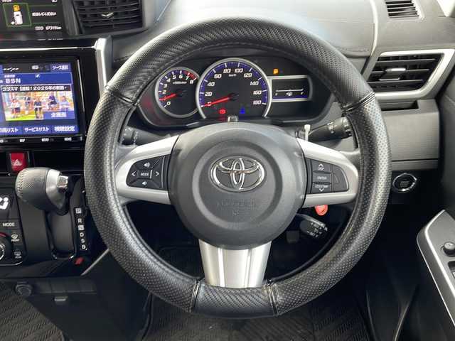 トヨタ ルーミー カスタムG 新潟県 2018(平30)年 6.8万km レーザーブルークリスタルシャイン 純正9インチナビ/(Bluetooth/AM/FM/CD/DVD)/フルセグTV/レーダークルーズコントロール/両側パワースライドドア/衝突軽減システム/バックカメラ/4WD/LEDヘッドライト/純正AW付タイヤ/純正フロアマット/コーナーセンサー/ETC/ステアリングスイッチ/レザー調シートカバー