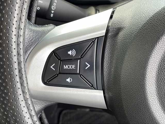 トヨタ ルーミー カスタムG 新潟県 2018(平30)年 6.8万km レーザーブルークリスタルシャイン 純正9インチナビ/(Bluetooth/AM/FM/CD/DVD)/フルセグTV/レーダークルーズコントロール/両側パワースライドドア/衝突軽減システム/バックカメラ/4WD/LEDヘッドライト/純正AW付タイヤ/純正フロアマット/コーナーセンサー/ETC/ステアリングスイッチ/レザー調シートカバー