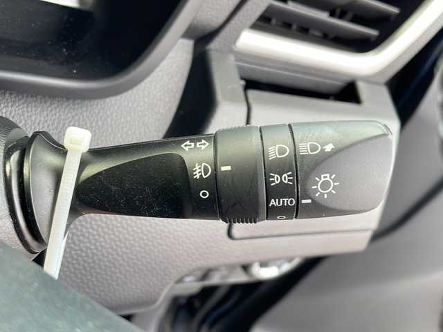 トヨタ ルーミー カスタムG 新潟県 2018(平30)年 6.8万km レーザーブルークリスタルシャイン 純正9インチナビ/(Bluetooth/AM/FM/CD/DVD)/フルセグTV/レーダークルーズコントロール/両側パワースライドドア/衝突軽減システム/バックカメラ/4WD/LEDヘッドライト/純正AW付タイヤ/純正フロアマット/コーナーセンサー/ETC/ステアリングスイッチ/レザー調シートカバー