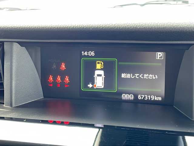 トヨタ ルーミー カスタムG 新潟県 2018(平30)年 6.8万km レーザーブルークリスタルシャイン 純正9インチナビ/(Bluetooth/AM/FM/CD/DVD)/フルセグTV/レーダークルーズコントロール/両側パワースライドドア/衝突軽減システム/バックカメラ/4WD/LEDヘッドライト/純正AW付タイヤ/純正フロアマット/コーナーセンサー/ETC/ステアリングスイッチ/レザー調シートカバー