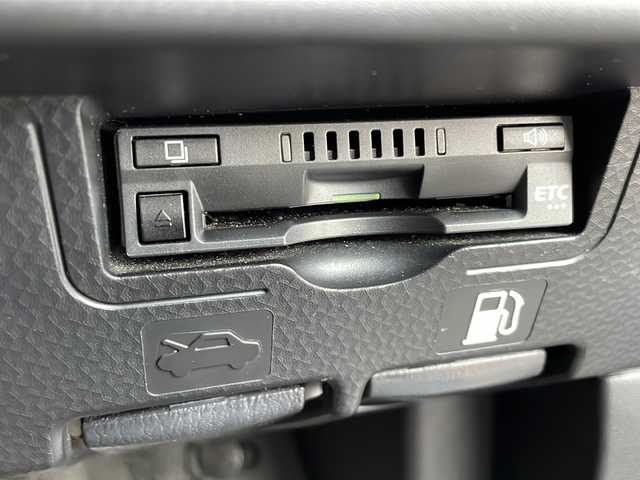 トヨタ ルーミー カスタムG 新潟県 2018(平30)年 6.8万km レーザーブルークリスタルシャイン 純正9インチナビ/(Bluetooth/AM/FM/CD/DVD)/フルセグTV/レーダークルーズコントロール/両側パワースライドドア/衝突軽減システム/バックカメラ/4WD/LEDヘッドライト/純正AW付タイヤ/純正フロアマット/コーナーセンサー/ETC/ステアリングスイッチ/レザー調シートカバー