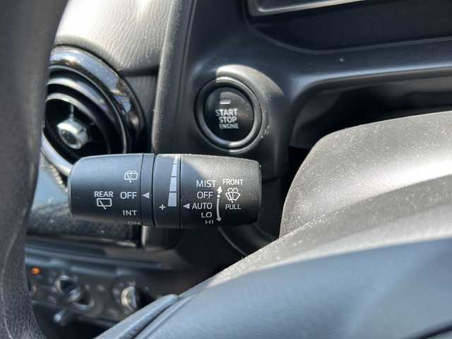 マツダ デミオ 15S 新潟県 2019(平31)年 3.5万km アークティックホワイト ４WD/サマータイヤ付き/コーナーセンサー/オートライト/プッシュスタート/USB入力端子/横滑り防止/レーンキープアシスト/衝突軽減システム