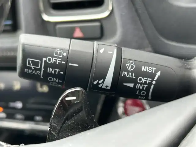 ホンダ ヴェゼル RS ホンダセンシング 佐賀県 2016(平28)年 7.3万km ホワイトオーキッドパール ワンオーナー/ホンダセンシング/レーダークルーズコントロール/純正9インチナビ/・バックカメラ/・フルセグTV/BT/CD/DVD/ハーフレザーシート/シートヒーター/純正18インチAW/革巻きステアリング/パドルシフト/電動パーキングスイッチ/LEDライト/フォグランプ/オートライト/ETC/電動格納ミラー/アイドリングストップ/ドアバイザー/スペアキー×1/取扱説明書/保証書