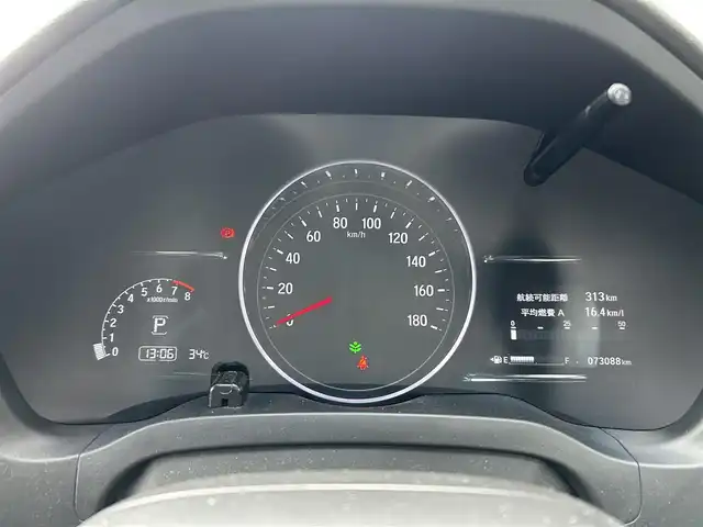 ホンダ ヴェゼル RS ホンダセンシング 佐賀県 2016(平28)年 7.3万km ホワイトオーキッドパール ワンオーナー/ホンダセンシング/レーダークルーズコントロール/純正9インチナビ/・バックカメラ/・フルセグTV/BT/CD/DVD/ハーフレザーシート/シートヒーター/純正18インチAW/革巻きステアリング/パドルシフト/電動パーキングスイッチ/LEDライト/フォグランプ/オートライト/ETC/電動格納ミラー/アイドリングストップ/ドアバイザー/スペアキー×1/取扱説明書/保証書