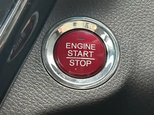 ホンダ ヴェゼル RS ホンダセンシング 佐賀県 2016(平28)年 7.3万km ホワイトオーキッドパール ワンオーナー/ホンダセンシング/レーダークルーズコントロール/純正9インチナビ/・バックカメラ/・フルセグTV/BT/CD/DVD/ハーフレザーシート/シートヒーター/純正18インチAW/革巻きステアリング/パドルシフト/電動パーキングスイッチ/LEDライト/フォグランプ/オートライト/ETC/電動格納ミラー/アイドリングストップ/ドアバイザー/スペアキー×1/取扱説明書/保証書