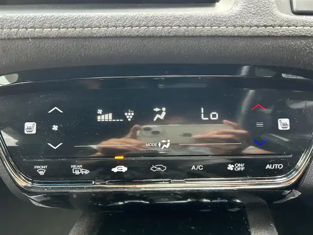 ホンダ ヴェゼル RS ホンダセンシング 佐賀県 2016(平28)年 7.3万km ホワイトオーキッドパール ワンオーナー/ホンダセンシング/レーダークルーズコントロール/純正9インチナビ/・バックカメラ/・フルセグTV/BT/CD/DVD/ハーフレザーシート/シートヒーター/純正18インチAW/革巻きステアリング/パドルシフト/電動パーキングスイッチ/LEDライト/フォグランプ/オートライト/ETC/電動格納ミラー/アイドリングストップ/ドアバイザー/スペアキー×1/取扱説明書/保証書