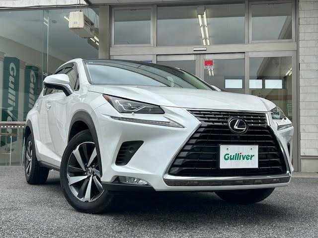 レクサス ＮＸ 300 バージョンL 埼玉県 2018(平30)年 3.3万km ソニッククォーツ Lexus Safety System+/・プリクラッシュセーフティシステム/・レーンディパーチャーアラート/・アダプティブハイビームシステム/・オートマチックハイビーム/・レーダークルーズコントロール/(全車速追従機能付)/パノラマルーフ/レザーシート/全席パワーシート(運転席メモリー付き)/全席シートヒーター(前席エアーシート)/ハンドルヒーター/前後クリアランスソナー/ブラインドスポットモニター/純正メモリナビ/Bluetooth/CD/SD/USB/AUX/フルセグTV/Miracast/フルセグTV/パノラミックビューモニター/バックカメラ/パドルシフト/前後ドライブレコーダー/ETC2.0/三眼LEDヘッドライト/保証書/取扱説明書/スペアキー