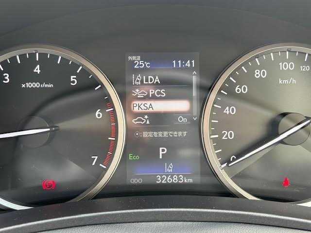 レクサス ＮＸ 300 バージョンL 埼玉県 2018(平30)年 3.3万km ソニッククォーツ Lexus Safety System+/・プリクラッシュセーフティシステム/・レーンディパーチャーアラート/・アダプティブハイビームシステム/・オートマチックハイビーム/・レーダークルーズコントロール/(全車速追従機能付)/パノラマルーフ/レザーシート/全席パワーシート(運転席メモリー付き)/全席シートヒーター(前席エアーシート)/ハンドルヒーター/前後クリアランスソナー/ブラインドスポットモニター/純正メモリナビ/Bluetooth/CD/SD/USB/AUX/フルセグTV/Miracast/フルセグTV/パノラミックビューモニター/バックカメラ/パドルシフト/前後ドライブレコーダー/ETC2.0/三眼LEDヘッドライト/保証書/取扱説明書/スペアキー