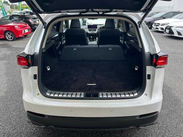 レクサス ＮＸ 300 バージョンL 埼玉県 2018(平30)年 3.3万km ソニッククォーツ Lexus Safety System+/・プリクラッシュセーフティシステム/・レーンディパーチャーアラート/・アダプティブハイビームシステム/・オートマチックハイビーム/・レーダークルーズコントロール/(全車速追従機能付)/パノラマルーフ/レザーシート/全席パワーシート(運転席メモリー付き)/全席シートヒーター(前席エアーシート)/ハンドルヒーター/前後クリアランスソナー/ブラインドスポットモニター/純正メモリナビ/Bluetooth/CD/SD/USB/AUX/フルセグTV/Miracast/フルセグTV/パノラミックビューモニター/バックカメラ/パドルシフト/前後ドライブレコーダー/ETC2.0/三眼LEDヘッドライト/保証書/取扱説明書/スペアキー