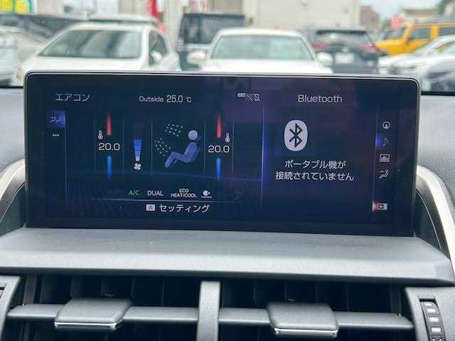 レクサス ＮＸ 300 バージョンL 埼玉県 2018(平30)年 3.3万km ソニッククォーツ Lexus Safety System+/・プリクラッシュセーフティシステム/・レーンディパーチャーアラート/・アダプティブハイビームシステム/・オートマチックハイビーム/・レーダークルーズコントロール/(全車速追従機能付)/パノラマルーフ/レザーシート/全席パワーシート(運転席メモリー付き)/全席シートヒーター(前席エアーシート)/ハンドルヒーター/前後クリアランスソナー/ブラインドスポットモニター/純正メモリナビ/Bluetooth/CD/SD/USB/AUX/フルセグTV/Miracast/フルセグTV/パノラミックビューモニター/バックカメラ/パドルシフト/前後ドライブレコーダー/ETC2.0/三眼LEDヘッドライト/保証書/取扱説明書/スペアキー