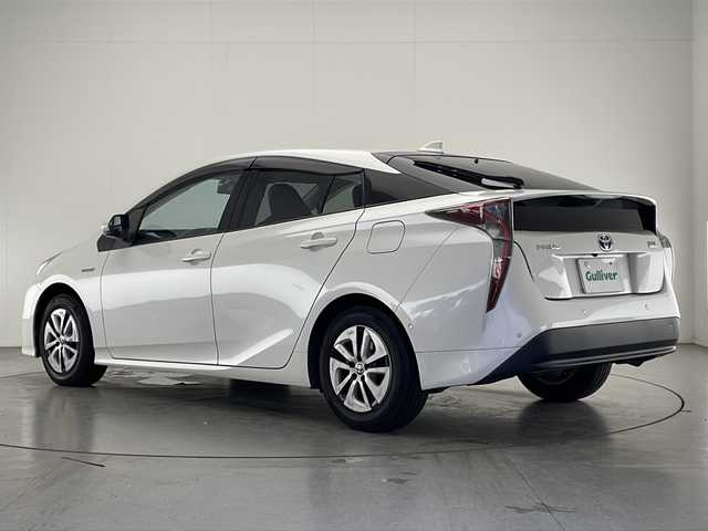 トヨタ プリウス A 宮崎県 2016(平28)年 6.2万km ホワイトパールクリスタルシャイン Toyota Safety Sense/〇プリクラシュセーフティ/〇レーンディパーチャーアラート/〇ブラインドスポットモニター/〇レーダークルーズコントロール/〇オートマチックハイビーム/〇パーキングアシスト/〇クリアランスソナー/純正7インチSDナビ/フルセグTV/CD/DVD/Bluetooth/バックカメラ/ヘッドライトアップディスプレイ/ビルトインETC/LEDヘッドライト/ドライブレコーダー/スマートキー×２/取扱説明書