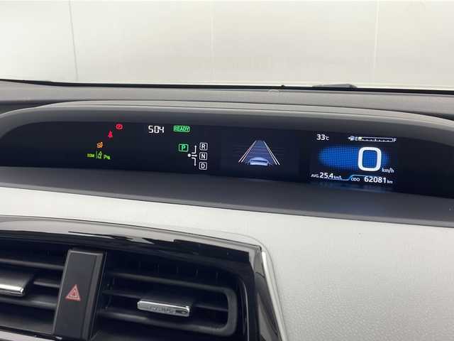 トヨタ プリウス A 宮崎県 2016(平28)年 6.2万km ホワイトパールクリスタルシャイン Toyota Safety Sense/〇プリクラシュセーフティ/〇レーンディパーチャーアラート/〇ブラインドスポットモニター/〇レーダークルーズコントロール/〇オートマチックハイビーム/〇パーキングアシスト/〇クリアランスソナー/純正7インチSDナビ/フルセグTV/CD/DVD/Bluetooth/バックカメラ/ヘッドライトアップディスプレイ/ビルトインETC/LEDヘッドライト/ドライブレコーダー/スマートキー×２/取扱説明書