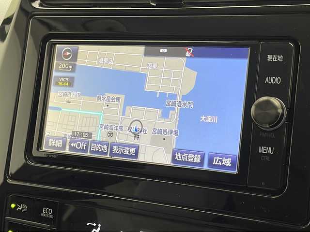 トヨタ プリウス A 宮崎県 2016(平28)年 6.2万km ホワイトパールクリスタルシャイン Toyota Safety Sense/〇プリクラシュセーフティ/〇レーンディパーチャーアラート/〇ブラインドスポットモニター/〇レーダークルーズコントロール/〇オートマチックハイビーム/〇パーキングアシスト/〇クリアランスソナー/純正7インチSDナビ/フルセグTV/CD/DVD/Bluetooth/バックカメラ/ヘッドライトアップディスプレイ/ビルトインETC/LEDヘッドライト/ドライブレコーダー/スマートキー×２/取扱説明書