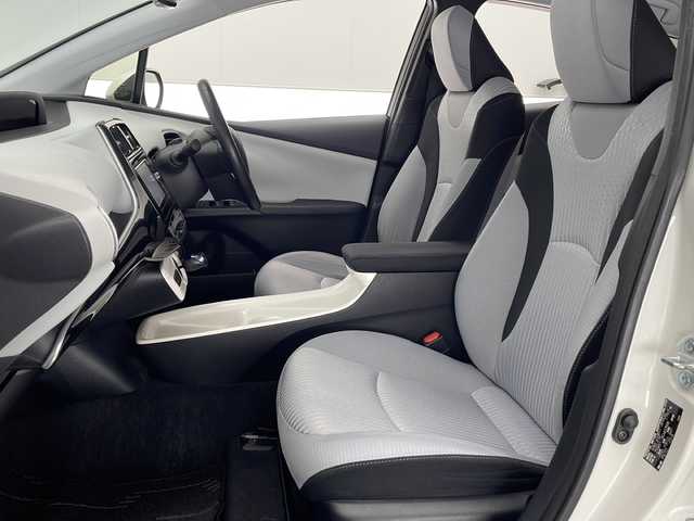 トヨタ プリウス A 宮崎県 2016(平28)年 6.2万km ホワイトパールクリスタルシャイン Toyota Safety Sense/〇プリクラシュセーフティ/〇レーンディパーチャーアラート/〇ブラインドスポットモニター/〇レーダークルーズコントロール/〇オートマチックハイビーム/〇パーキングアシスト/〇クリアランスソナー/純正7インチSDナビ/フルセグTV/CD/DVD/Bluetooth/バックカメラ/ヘッドライトアップディスプレイ/ビルトインETC/LEDヘッドライト/ドライブレコーダー/スマートキー×２/取扱説明書