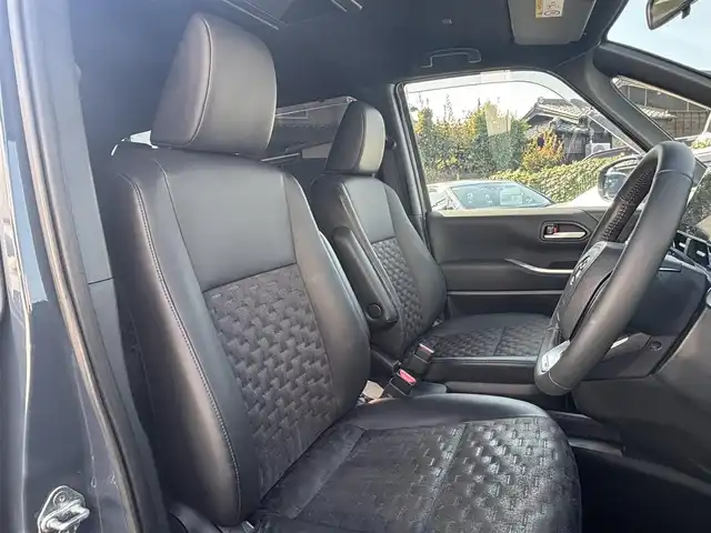 トヨタ ヴォクシー ハイブリッド S－Z 愛知県 2023(令5)年 2.9万km マッシブグレー ワンオーナー　禁煙　１０インチＷゾーンナビ　フルセグＴＶ　ＤＶＤ再生　スマホ連携　HDMI　USB　全方位カメラ　純正１４インチ後席モニタ　ビルトインＥＴＣ　両側パワースライドドア　パワーバックドア　追従　ＬＫＡ　ＢＳＭ　AC1500W電源　1，2列目シートヒーター