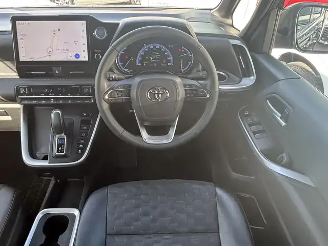 トヨタ ヴォクシー ハイブリッド S－Z 愛知県 2023(令5)年 2.9万km マッシブグレー ワンオーナー　禁煙　１０インチＷゾーンナビ　フルセグＴＶ　ＤＶＤ再生　スマホ連携　HDMI　USB　全方位カメラ　純正１４インチ後席モニタ　ビルトインＥＴＣ　両側パワースライドドア　パワーバックドア　追従　ＬＫＡ　ＢＳＭ　AC1500W電源　1，2列目シートヒーター
