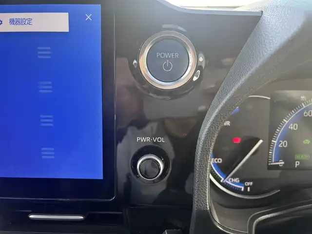 トヨタ ヴォクシー ハイブリッド S－Z 愛知県 2023(令5)年 2.9万km マッシブグレー ワンオーナー　禁煙　１０インチＷゾーンナビ　フルセグＴＶ　ＤＶＤ再生　スマホ連携　HDMI　USB　全方位カメラ　純正１４インチ後席モニタ　ビルトインＥＴＣ　両側パワースライドドア　パワーバックドア　追従　ＬＫＡ　ＢＳＭ　AC1500W電源　1，2列目シートヒーター