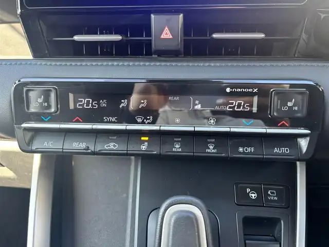 トヨタ ヴォクシー ハイブリッド S－Z 愛知県 2023(令5)年 2.9万km マッシブグレー ワンオーナー　禁煙　１０インチＷゾーンナビ　フルセグＴＶ　ＤＶＤ再生　スマホ連携　HDMI　USB　全方位カメラ　純正１４インチ後席モニタ　ビルトインＥＴＣ　両側パワースライドドア　パワーバックドア　追従　ＬＫＡ　ＢＳＭ　AC1500W電源　1，2列目シートヒーター