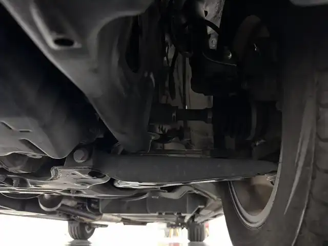 トヨタ ヴォクシー ZS 煌 三重県 2018(平30)年 5.2万km ホワイトパールクリスタルシャイン ガソリン/FF/MTモード付インパネCVT/純正 10インチナビ NSZT-Z66T/（AM/FM/CD/DVD/TV/SD/SDREC/Bluetooth）/バックガイドモニター/両側パワースライドドア/ドライブレコーダー 前方/ビルトイン ETC/モデリスタエアロ（フロントスポイラー、スタイリッシュモール、リヤスカート、リヤスポイラー）/Toyota Safety Sense/・プリクラッシュセーフティ［PCS］/・レーンディパーチャーアラート［LDA］/・オートハイビーム［AHB］/・横滑り防止装置［TRC］/など/装備/・クルーズコントロール/・左右独立温度調整＆後席独立調整オートエアコン/・オートライト/・LED ヘッドランプ＆フロントフォグランプ/・ステアリングスイッチ/・プッシュスタート/・充電用USBジャックx2/・純正16inAW/・保/取/ナビ取/・スマートキーx1/など