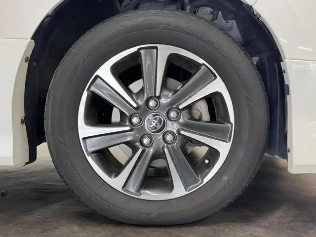 トヨタ ヴォクシー ZS 煌 三重県 2018(平30)年 5.2万km ホワイトパールクリスタルシャイン ガソリン/FF/MTモード付インパネCVT/純正 10インチナビ NSZT-Z66T/（AM/FM/CD/DVD/TV/SD/SDREC/Bluetooth）/バックガイドモニター/両側パワースライドドア/ドライブレコーダー 前方/ビルトイン ETC/モデリスタエアロ（フロントスポイラー、スタイリッシュモール、リヤスカート、リヤスポイラー）/Toyota Safety Sense/・プリクラッシュセーフティ［PCS］/・レーンディパーチャーアラート［LDA］/・オートハイビーム［AHB］/・横滑り防止装置［TRC］/など/装備/・クルーズコントロール/・左右独立温度調整＆後席独立調整オートエアコン/・オートライト/・LED ヘッドランプ＆フロントフォグランプ/・ステアリングスイッチ/・プッシュスタート/・充電用USBジャックx2/・純正16inAW/・保/取/ナビ取/・スマートキーx1/など