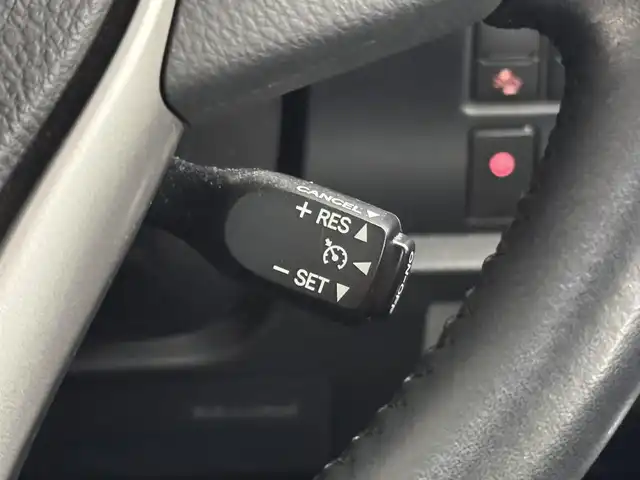 トヨタ ヴォクシー ZS 煌 三重県 2018(平30)年 5.2万km ホワイトパールクリスタルシャイン ガソリン/FF/MTモード付インパネCVT/純正 10インチナビ NSZT-Z66T/（AM/FM/CD/DVD/TV/SD/SDREC/Bluetooth）/バックガイドモニター/両側パワースライドドア/ドライブレコーダー 前方/ビルトイン ETC/モデリスタエアロ（フロントスポイラー、スタイリッシュモール、リヤスカート、リヤスポイラー）/Toyota Safety Sense/・プリクラッシュセーフティ［PCS］/・レーンディパーチャーアラート［LDA］/・オートハイビーム［AHB］/・横滑り防止装置［TRC］/など/装備/・クルーズコントロール/・左右独立温度調整＆後席独立調整オートエアコン/・オートライト/・LED ヘッドランプ＆フロントフォグランプ/・ステアリングスイッチ/・プッシュスタート/・充電用USBジャックx2/・純正16inAW/・保/取/ナビ取/・スマートキーx1/など