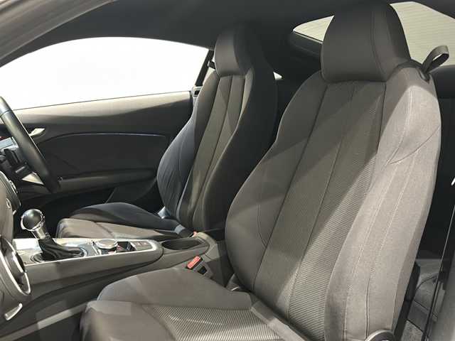 アウディ ＴＴクーペ 1.8TFSIライティングスタイルED 新潟県 2017(平29)年 3万km グレイシアホワイトメタリック Lighting style edition110台限定/S lineエクステリアパッケージ/・専用バンパー/・ハイグロスブラックラジエターグリル/・プラチナム グレーリアディフューザー/LEDヘッドライト/18インチアルミホイール/オプション/アシスタンスパッケージ/・クルーズコントロール/・リヤビューカメラ/・アウディパーキングシステム（フロント/リヤ）/・アウディホールドアシスト/標準装備/・バーチャルコックピット/・MMI ナビゲーション/・TVチューナー/・ハンズフリー（Bluetooth）/・レイン/ライトセンサー/・電動リアスポイラー/・ETC/ドライブレコーダー