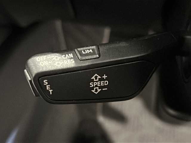 アウディ ＴＴクーペ 1.8TFSIライティングスタイルED 新潟県 2017(平29)年 3万km グレイシアホワイトメタリック Lighting style edition110台限定/S lineエクステリアパッケージ/・専用バンパー/・ハイグロスブラックラジエターグリル/・プラチナム グレーリアディフューザー/LEDヘッドライト/18インチアルミホイール/オプション/アシスタンスパッケージ/・クルーズコントロール/・リヤビューカメラ/・アウディパーキングシステム（フロント/リヤ）/・アウディホールドアシスト/標準装備/・バーチャルコックピット/・MMI ナビゲーション/・TVチューナー/・ハンズフリー（Bluetooth）/・レイン/ライトセンサー/・電動リアスポイラー/・ETC/ドライブレコーダー