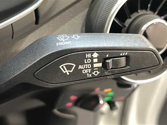 アウディ ＴＴクーペ 1.8TFSIライティングスタイルED 新潟県 2017(平29)年 3万km グレイシアホワイトメタリック Lighting style edition110台限定/S lineエクステリアパッケージ/・専用バンパー/・ハイグロスブラックラジエターグリル/・プラチナム グレーリアディフューザー/LEDヘッドライト/18インチアルミホイール/オプション/アシスタンスパッケージ/・クルーズコントロール/・リヤビューカメラ/・アウディパーキングシステム（フロント/リヤ）/・アウディホールドアシスト/標準装備/・バーチャルコックピット/・MMI ナビゲーション/・TVチューナー/・ハンズフリー（Bluetooth）/・レイン/ライトセンサー/・電動リアスポイラー/・ETC/ドライブレコーダー