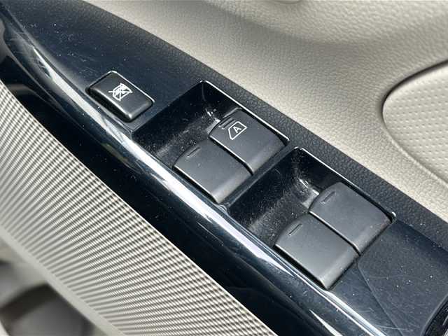 日産 デイズ J 茨城県 2014(平26)年 6.9万km プレミアムパープルP 純正メモリナビ【MM114D-W】/(地デジTV・CD・ラジオ再生)/社外フロアマット/ハロゲンライト/リモコンキー/取扱説明書/保証書