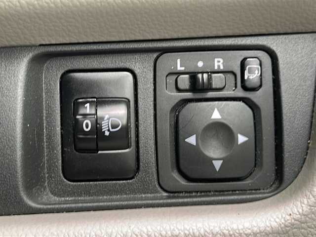 日産 デイズ J 茨城県 2014(平26)年 6.9万km プレミアムパープルP 純正メモリナビ【MM114D-W】/(地デジTV・CD・ラジオ再生)/社外フロアマット/ハロゲンライト/リモコンキー/取扱説明書/保証書