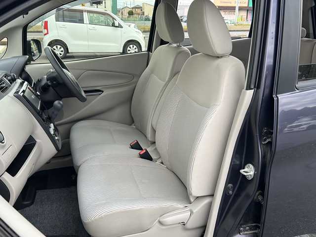 日産 デイズ J 茨城県 2014(平26)年 6.9万km プレミアムパープルP 純正メモリナビ【MM114D-W】/(地デジTV・CD・ラジオ再生)/社外フロアマット/ハロゲンライト/リモコンキー/取扱説明書/保証書