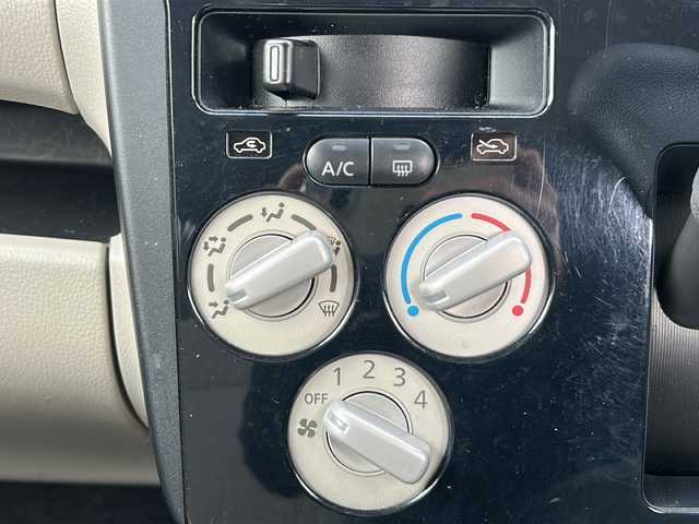 日産 デイズ J 茨城県 2014(平26)年 6.9万km プレミアムパープルP 純正メモリナビ【MM114D-W】/(地デジTV・CD・ラジオ再生)/社外フロアマット/ハロゲンライト/リモコンキー/取扱説明書/保証書