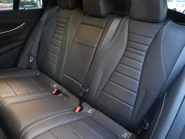 メルセデス・ベンツ Ｅ２２０ｄ SWアバンギャルド AMGライン 静岡県 2019(令1)年 5.5万km カバンサイトブルー レザーエクスクルーシブ/ブラックレザーシートシートヒーター/CommandHDDナビフルセグTVBluetooth/全方位カメラ/ヘッドアップディスプレイ/ブルメスターサラウンド/エアバランス/パワーバックドア/DSRCETC