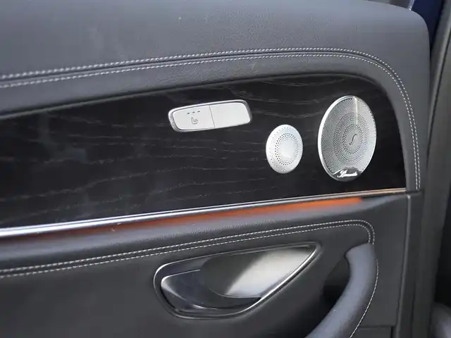 メルセデス・ベンツ Ｅ２２０ｄ SWアバンギャルド AMGライン 静岡県 2019(令1)年 5.5万km カバンサイトブルー レザーエクスクルーシブ/ブラックレザーシートシートヒーター/CommandHDDナビフルセグTVBluetooth/全方位カメラ/ヘッドアップディスプレイ/ブルメスターサラウンド/エアバランス/パワーバックドア/DSRCETC