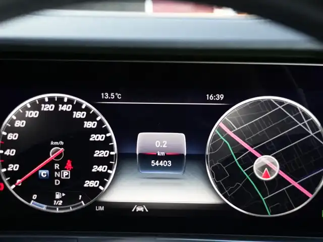 メルセデス・ベンツ Ｅ２２０ｄ SWアバンギャルド AMGライン 静岡県 2019(令1)年 5.5万km カバンサイトブルー レザーエクスクルーシブ/ブラックレザーシートシートヒーター/CommandHDDナビフルセグTVBluetooth/全方位カメラ/ヘッドアップディスプレイ/ブルメスターサラウンド/エアバランス/パワーバックドア/DSRCETC