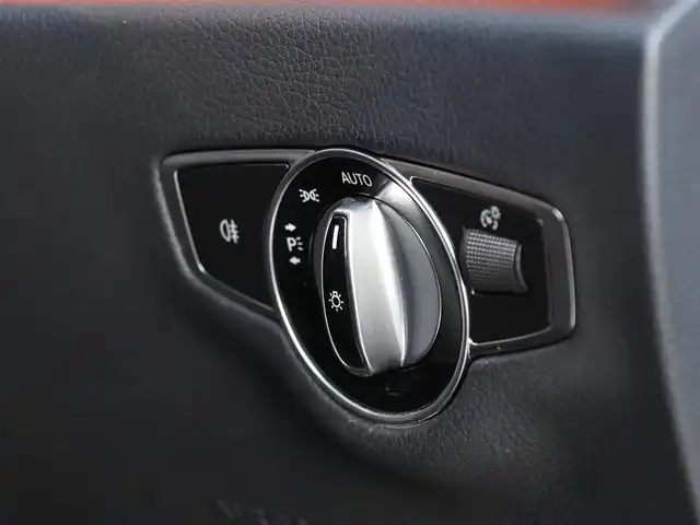 メルセデス・ベンツ Ｅ２２０ｄ SWアバンギャルド AMGライン 静岡県 2019(令1)年 5.5万km カバンサイトブルー レザーエクスクルーシブ/ブラックレザーシートシートヒーター/CommandHDDナビフルセグTVBluetooth/全方位カメラ/ヘッドアップディスプレイ/ブルメスターサラウンド/エアバランス/パワーバックドア/DSRCETC