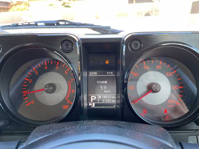 スズキ ジムニー XC 愛知県 2021(令3)年 3.2万km シフォンアイボリーM ・禁煙車/・デュアルカメラブレーキサポート/・車線逸脱警報/・横滑り防止装置/・前席シートヒーター/・背面タイヤ/・純正１６インチアルミ/・クルーズコントロール/・プッシュスタート/・電動格納ミラーウインカー/・新車保証書/・取扱説明書/・スペアキー