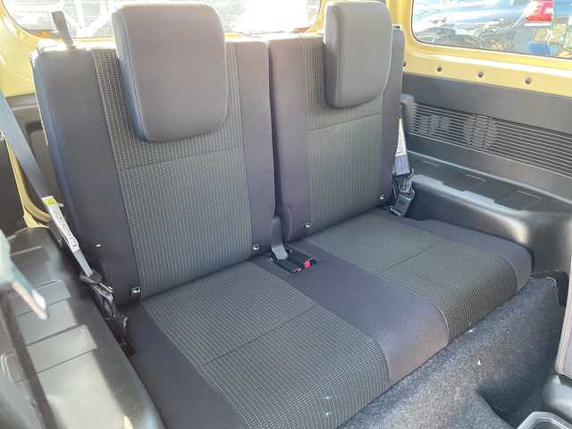 スズキ ジムニー XC 愛知県 2021(令3)年 3.2万km シフォンアイボリーM ・禁煙車/・デュアルカメラブレーキサポート/・車線逸脱警報/・横滑り防止装置/・前席シートヒーター/・背面タイヤ/・純正１６インチアルミ/・クルーズコントロール/・プッシュスタート/・電動格納ミラーウインカー/・新車保証書/・取扱説明書/・スペアキー