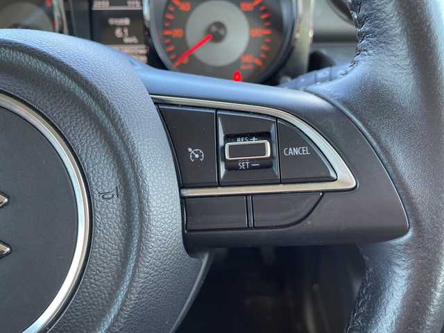 スズキ ジムニー XC 愛知県 2021(令3)年 3.2万km シフォンアイボリーM ・禁煙車/・デュアルカメラブレーキサポート/・車線逸脱警報/・横滑り防止装置/・前席シートヒーター/・背面タイヤ/・純正１６インチアルミ/・クルーズコントロール/・プッシュスタート/・電動格納ミラーウインカー/・新車保証書/・取扱説明書/・スペアキー