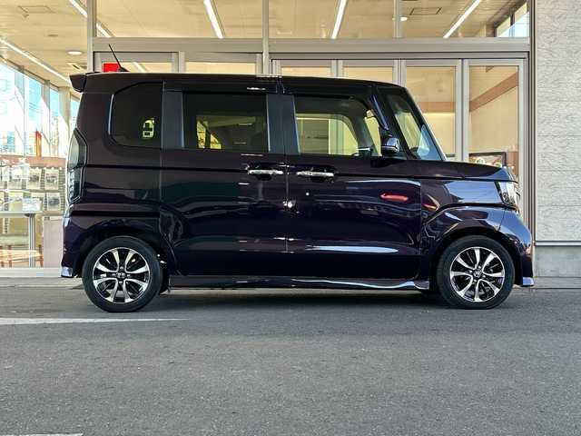 ホンダ Ｎ ＢＯＸ カスタム G EX ホンダセンシング 埼玉県 2020(令2)年 6.5万km プレミアムベルベットパープル・パール ワンオーナー/ホンダセンシング/　・衝突軽減ブレーキ/　・誤発進抑制機能/　・後方誤発進抑制機能/　・歩行者事故低減ステアリング/　・路外逸脱抑制機能/　・先行車発進お知らせ機能/　・標識認識機能/　・オートハイビーム/　・アダプティブクルーズコントロール/　・車線維持支援システム/Gathers純正ナビゲーション(VXU-207NBi)/AM/FM/CD/DVD/BT/USB/フルセグＴＶ/バックカメラ/ビルトインＥＴＣ/コーナーセンサー/片側パワースライドドア/取扱説明書/保証書/スペアキー1本