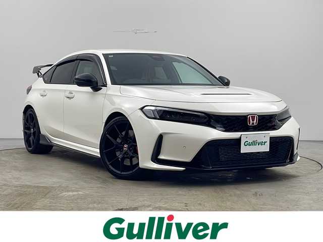 ホンダ シビック タイプR 埼玉県 2024(令6)年 0.3万km チャンピオンシップホワイト ワンオーナー/AIS検査済み/登録時走行2400km/6MT/HONDA　CONNECTディスプレイ/ホンダセンシング/レーンキープアシスト/アダプティブクルーズコントロール/純正ビルトインETC2.0/ブラインドスポットモニター/TYPE R専用10.2インチデジタルグラフィックメーター/Honda LogR/前後コーナーセンサー/ヒルスタートアシスト/ブレーキホールド/純正19インチリバースリムアルミホイール/純正フロアマット/ブレンボキャリパー/フルLEDヘッドライト/プッシュスタート/スマートキー/スペアキー/オートライト/オートマチックハイビーム/電動格納ミラー/ドアミラーウインカー/ドアバイザー