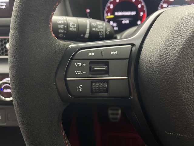 ホンダ シビック タイプR 埼玉県 2024(令6)年 0.3万km チャンピオンシップホワイト ワンオーナー/AIS検査済み/登録時走行2400km/6MT/HONDA　CONNECTディスプレイ/ホンダセンシング/レーンキープアシスト/アダプティブクルーズコントロール/純正ビルトインETC2.0/ブラインドスポットモニター/TYPE R専用10.2インチデジタルグラフィックメーター/Honda LogR/前後コーナーセンサー/ヒルスタートアシスト/ブレーキホールド/純正19インチリバースリムアルミホイール/純正フロアマット/ブレンボキャリパー/フルLEDヘッドライト/プッシュスタート/スマートキー/スペアキー/オートライト/オートマチックハイビーム/電動格納ミラー/ドアミラーウインカー/ドアバイザー