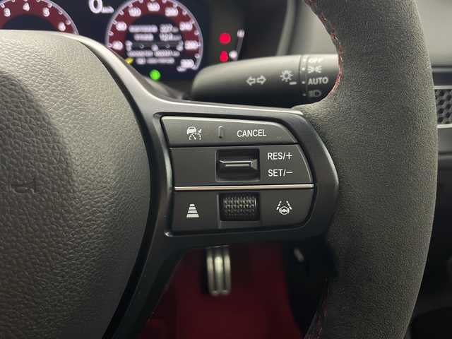 ホンダ シビック タイプR 埼玉県 2024(令6)年 0.3万km チャンピオンシップホワイト ワンオーナー/AIS検査済み/登録時走行2400km/6MT/HONDA　CONNECTディスプレイ/ホンダセンシング/レーンキープアシスト/アダプティブクルーズコントロール/純正ビルトインETC2.0/ブラインドスポットモニター/TYPE R専用10.2インチデジタルグラフィックメーター/Honda LogR/前後コーナーセンサー/ヒルスタートアシスト/ブレーキホールド/純正19インチリバースリムアルミホイール/純正フロアマット/ブレンボキャリパー/フルLEDヘッドライト/プッシュスタート/スマートキー/スペアキー/オートライト/オートマチックハイビーム/電動格納ミラー/ドアミラーウインカー/ドアバイザー