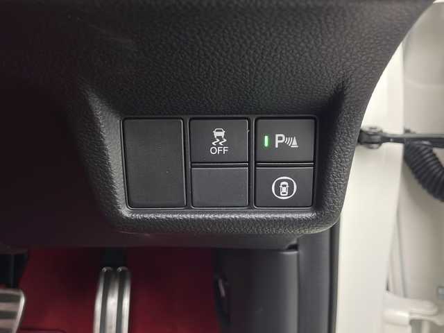 ホンダ シビック タイプR 埼玉県 2024(令6)年 0.3万km チャンピオンシップホワイト ワンオーナー/AIS検査済み/登録時走行2400km/6MT/HONDA　CONNECTディスプレイ/ホンダセンシング/レーンキープアシスト/アダプティブクルーズコントロール/純正ビルトインETC2.0/ブラインドスポットモニター/TYPE R専用10.2インチデジタルグラフィックメーター/Honda LogR/前後コーナーセンサー/ヒルスタートアシスト/ブレーキホールド/純正19インチリバースリムアルミホイール/純正フロアマット/ブレンボキャリパー/フルLEDヘッドライト/プッシュスタート/スマートキー/スペアキー/オートライト/オートマチックハイビーム/電動格納ミラー/ドアミラーウインカー/ドアバイザー