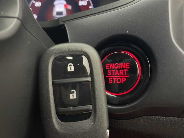 ホンダ シビック タイプR 埼玉県 2024(令6)年 0.3万km チャンピオンシップホワイト ワンオーナー/AIS検査済み/登録時走行2400km/6MT/HONDA　CONNECTディスプレイ/ホンダセンシング/レーンキープアシスト/アダプティブクルーズコントロール/純正ビルトインETC2.0/ブラインドスポットモニター/TYPE R専用10.2インチデジタルグラフィックメーター/Honda LogR/前後コーナーセンサー/ヒルスタートアシスト/ブレーキホールド/純正19インチリバースリムアルミホイール/純正フロアマット/ブレンボキャリパー/フルLEDヘッドライト/プッシュスタート/スマートキー/スペアキー/オートライト/オートマチックハイビーム/電動格納ミラー/ドアミラーウインカー/ドアバイザー